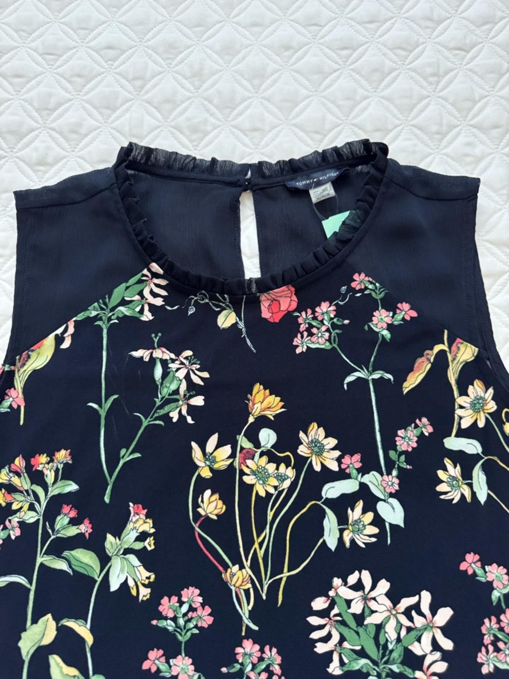 NWT Tommy Hilfiger Navy Carmellia Floral Ruffle Neck Sleeveless Tank Top Size M - Picture 6 of 15